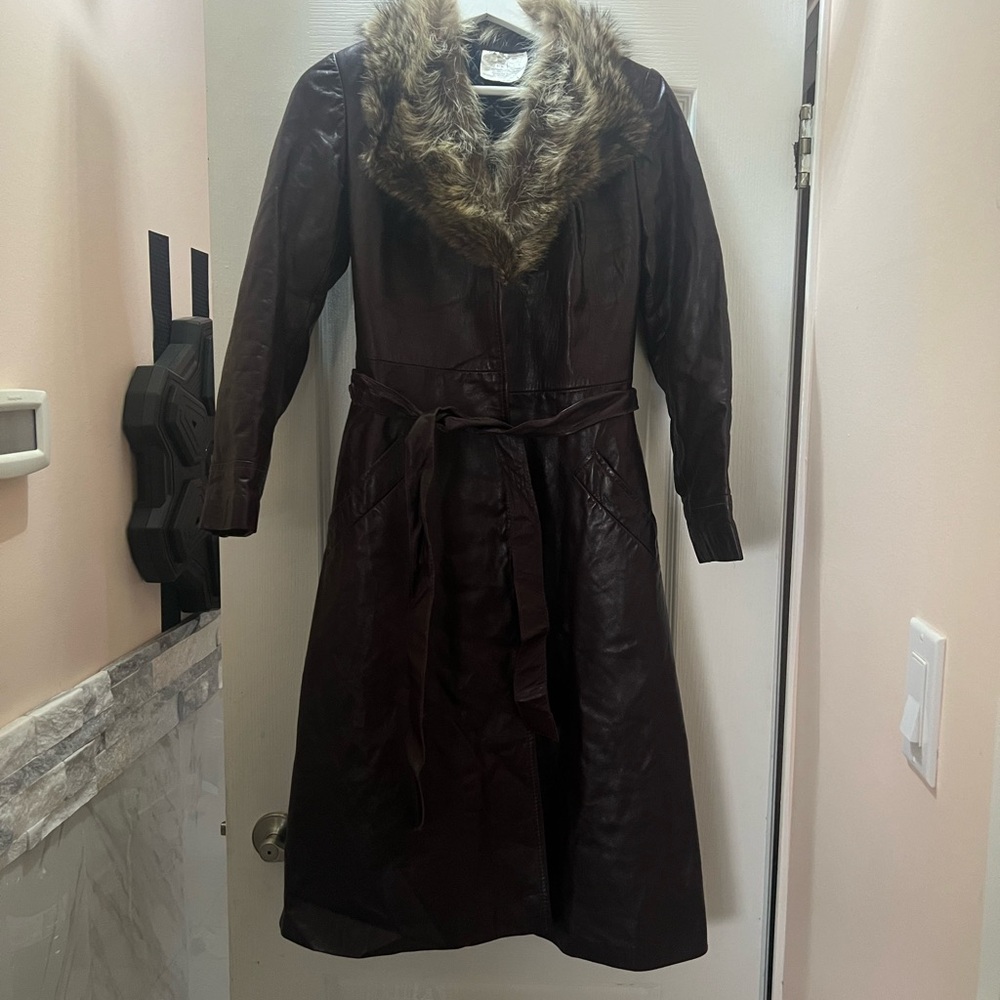 Women's burgundy Brown genuine leather  coat with real Fur Collar